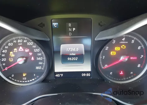 2018 Mercedes-Benz C 300 из США, поврежденный, VIN 55SWF4JB3JU268543